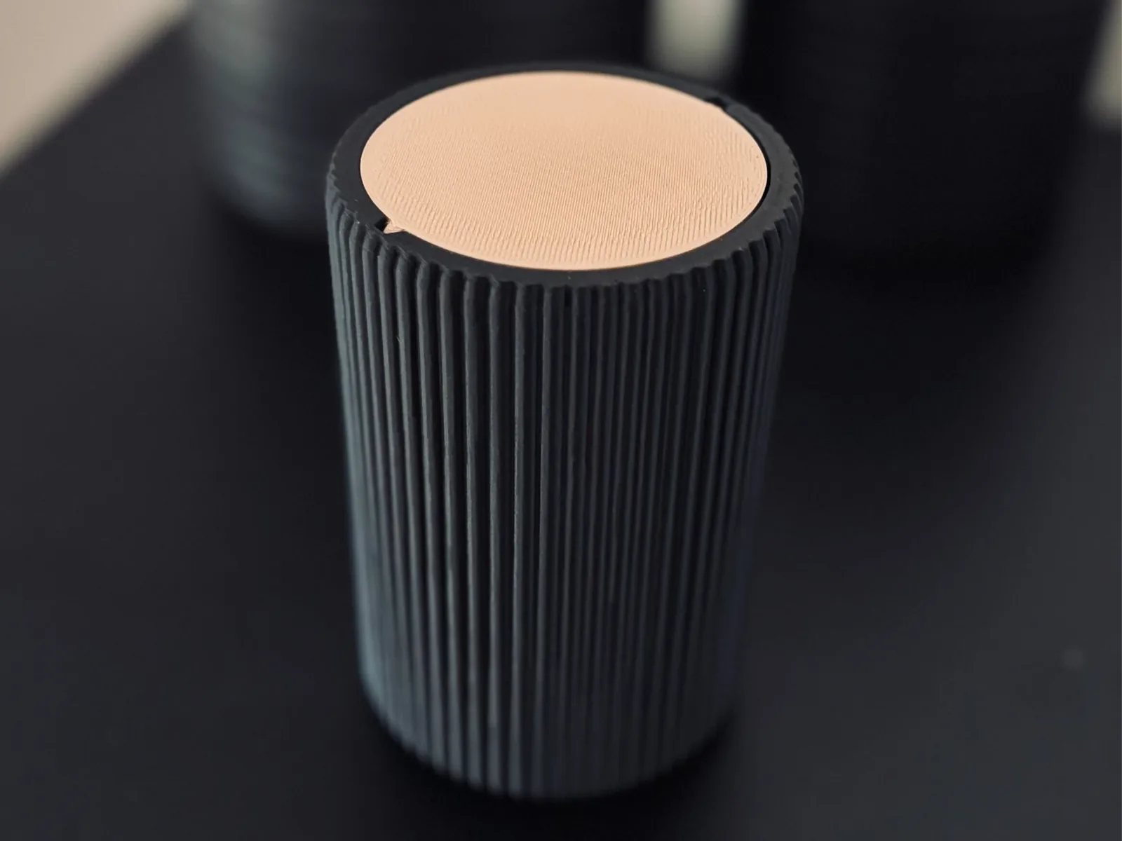Mini caneca con tapa basculante