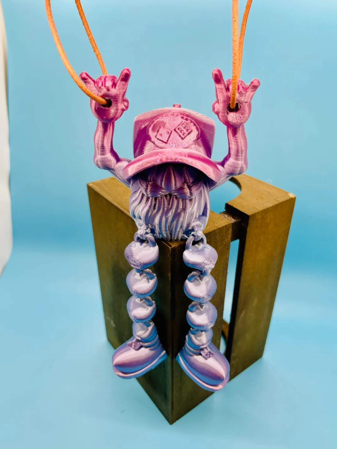 3D printed Rocker Gnome Mirror Hanger, photo 5