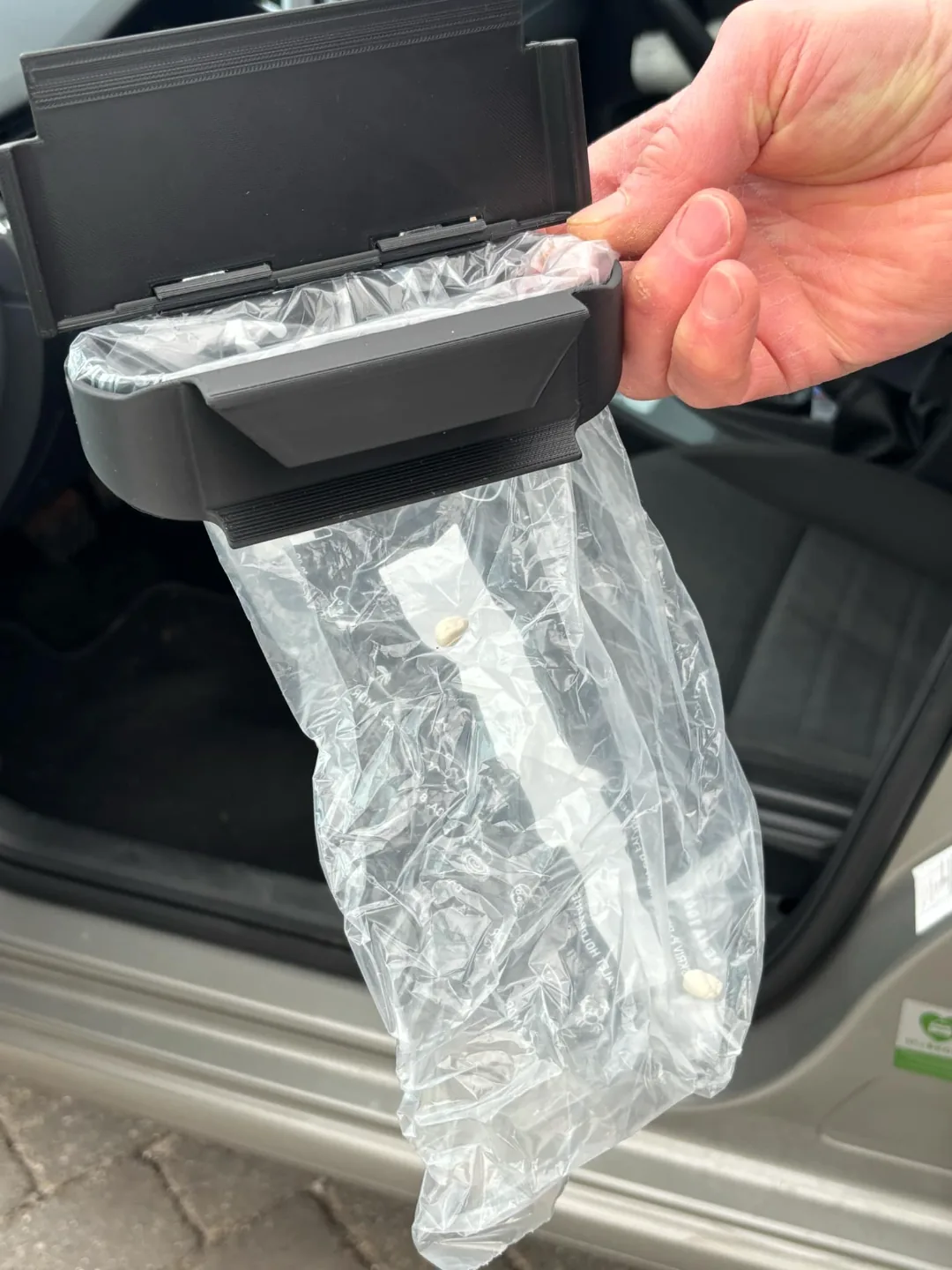 Porta bolsa de basura para la puerta impreso en 3D, foto 3