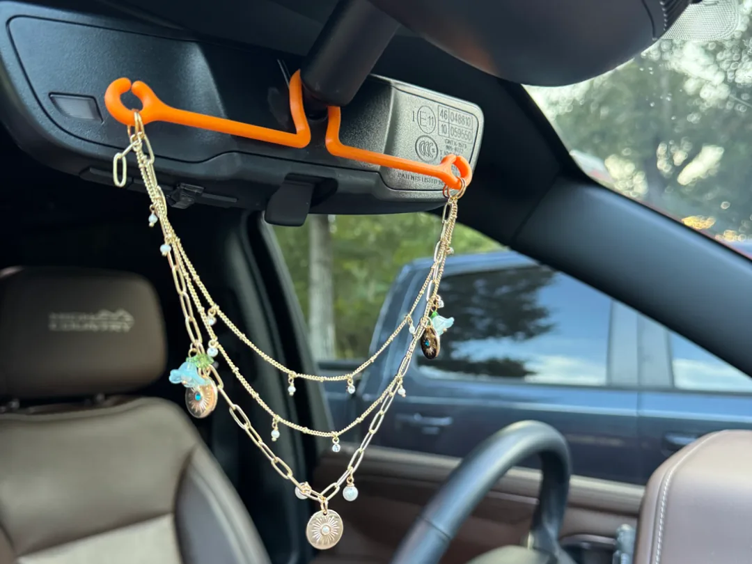 Colgador de dijes para retrovisor