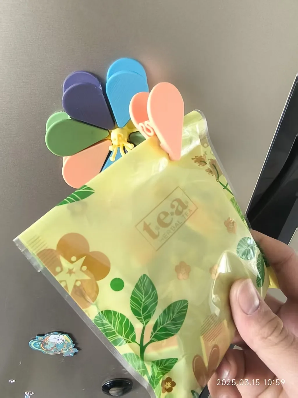 3D printed Magnetic Flower Snack Clips, photo 3
