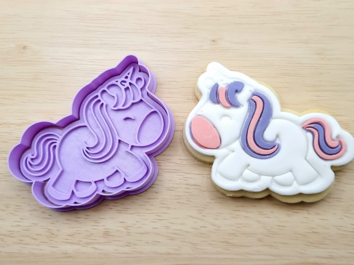 Cortador de galletas unicornio con sello