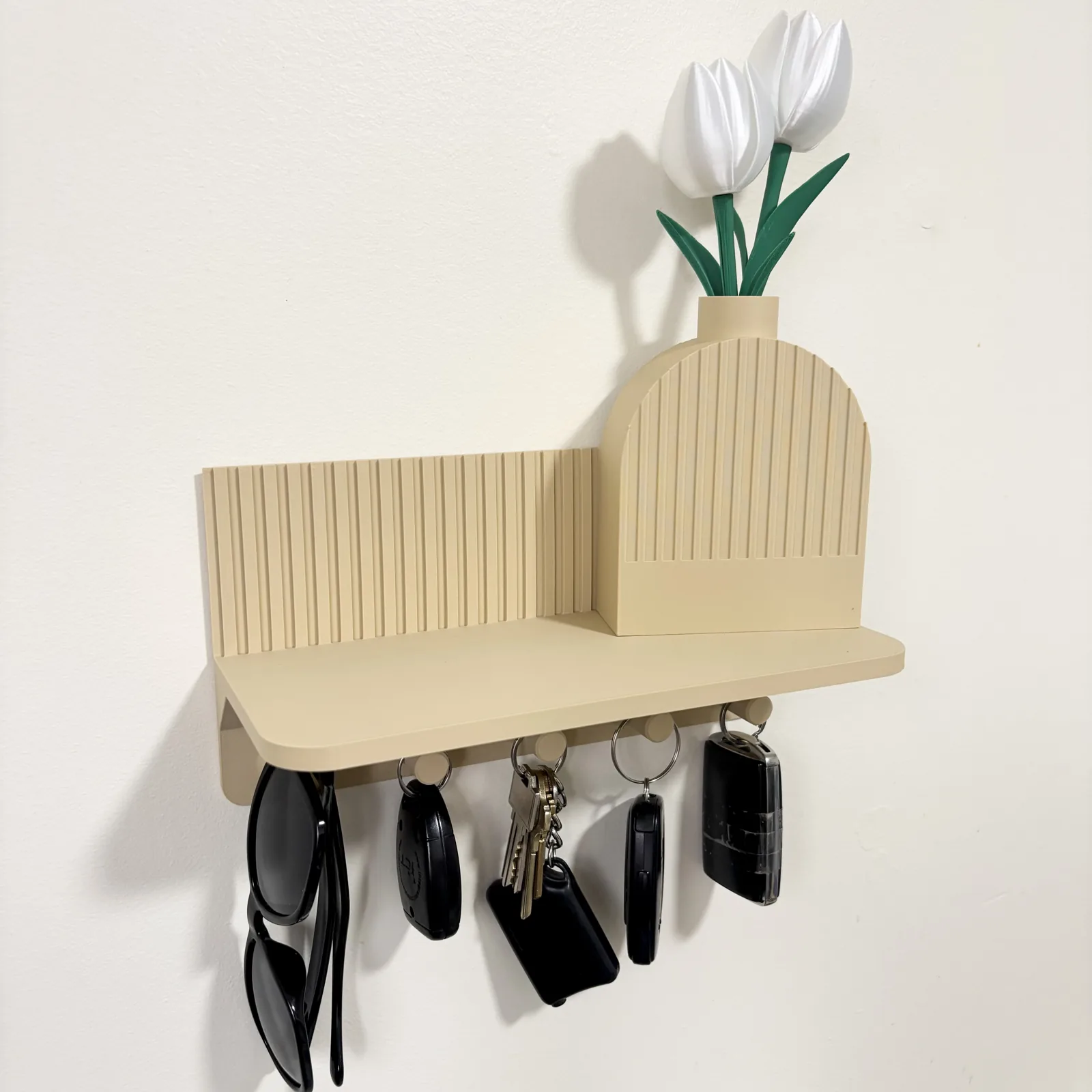 Repisa con ganchos y panel estriado impreso en 3D, foto 4