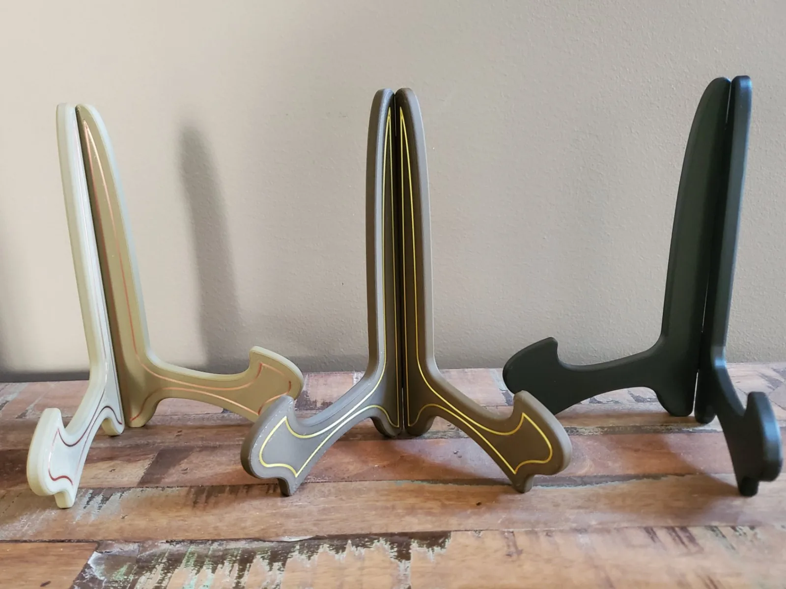 Atril para cuadros y platos impreso en 3D