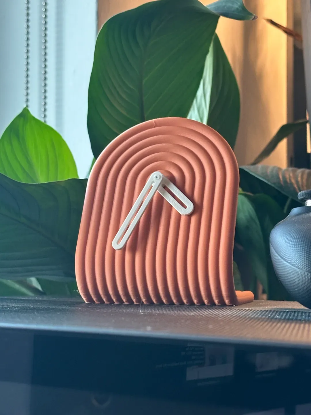Reloj de mesa arco moderno impreso en 3D, foto 4