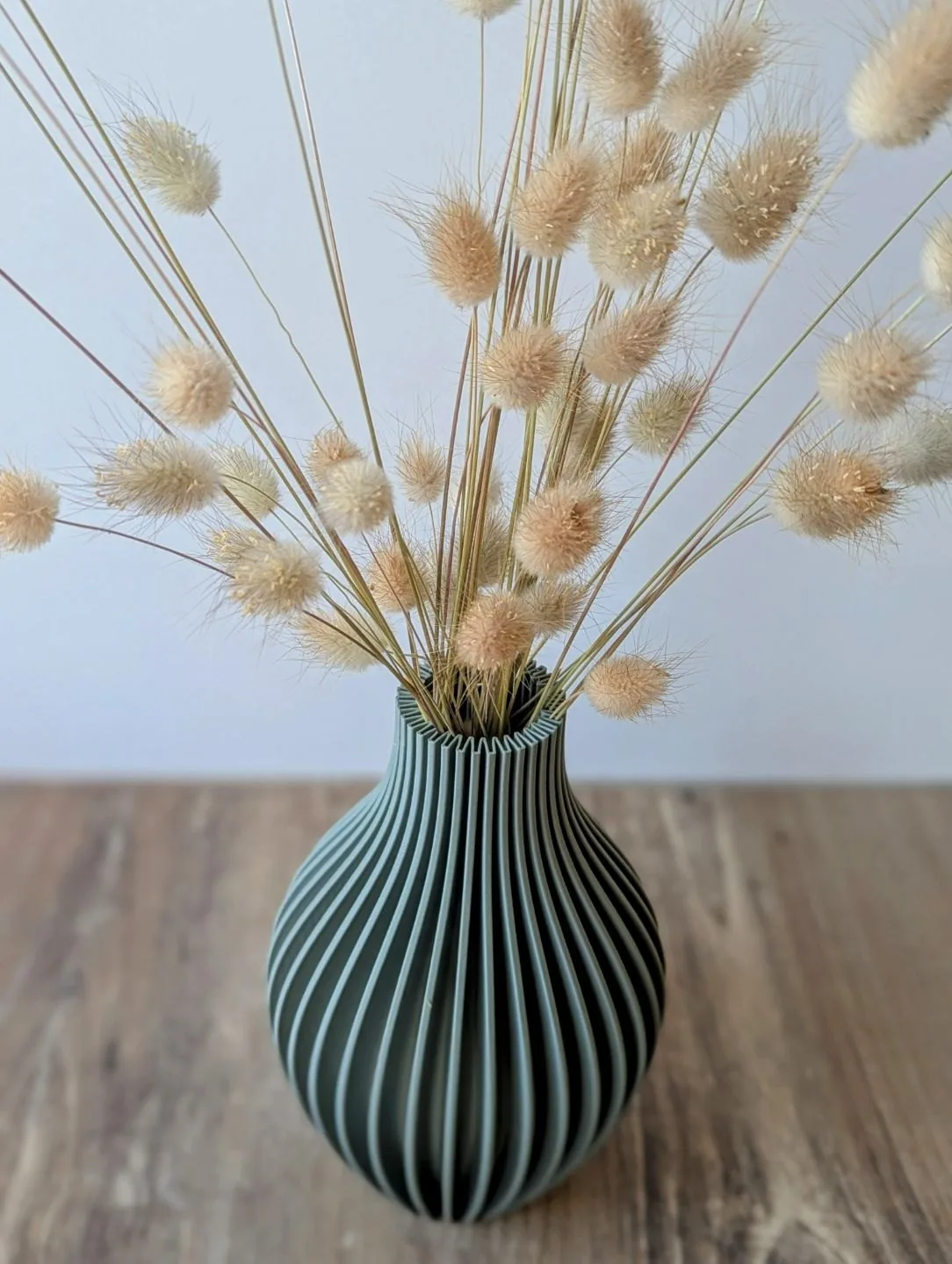 Florero oliva acanalado impreso en 3D, foto 3