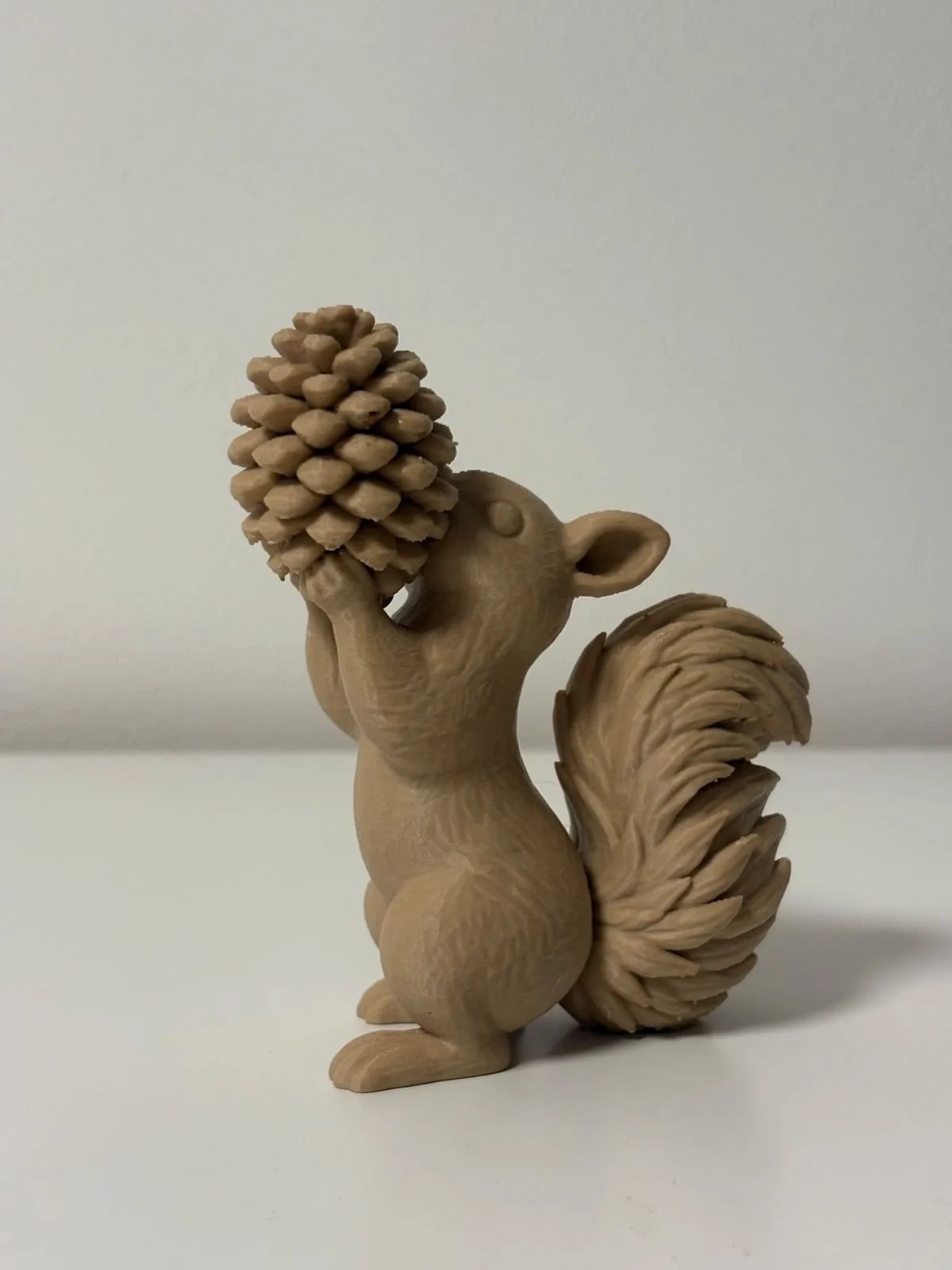Ardilla con piña impreso en 3D, foto 2