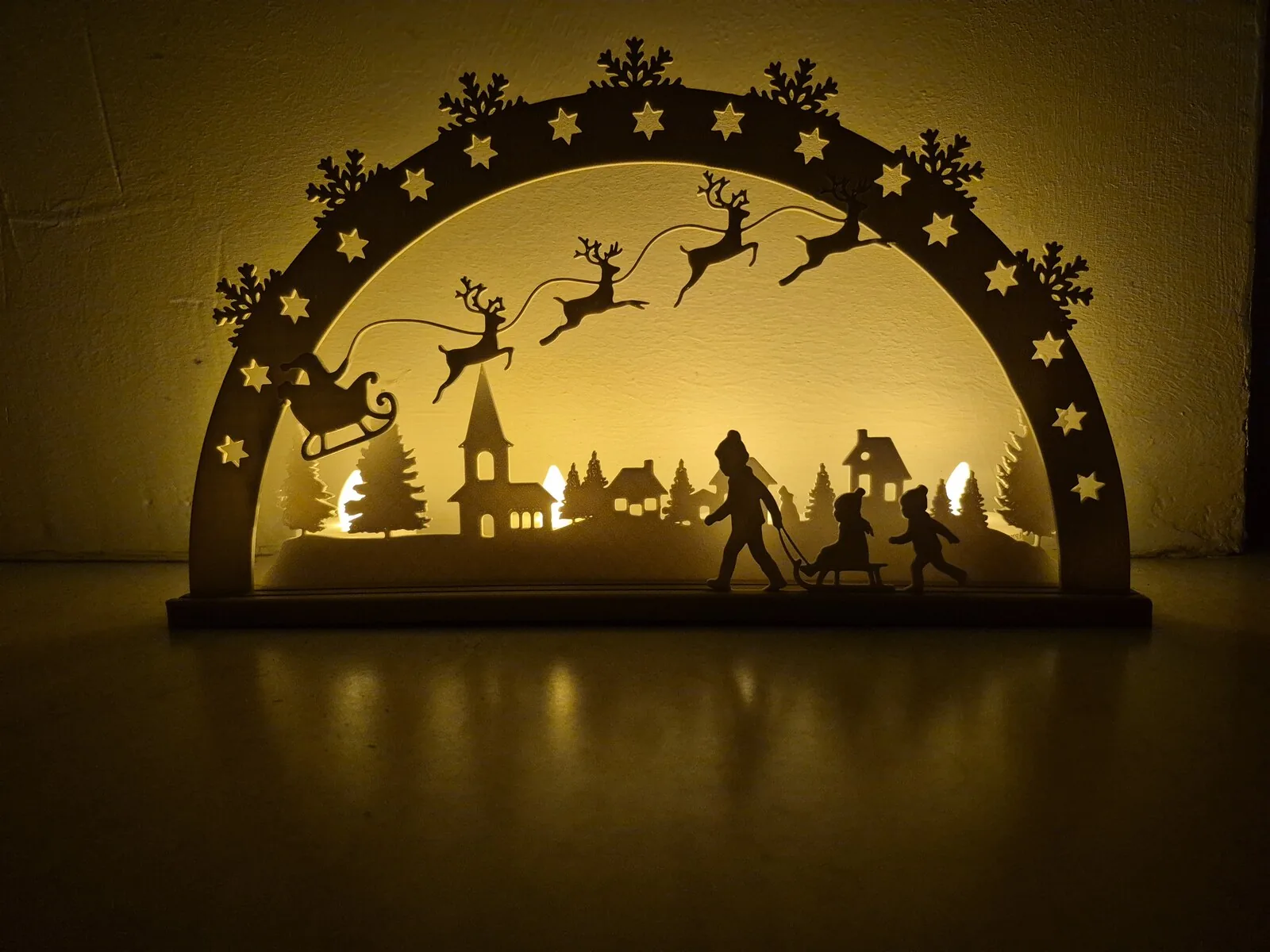 Arco luminoso com Papai Noel e trenó para vela LED impresso em 3D, foto 3