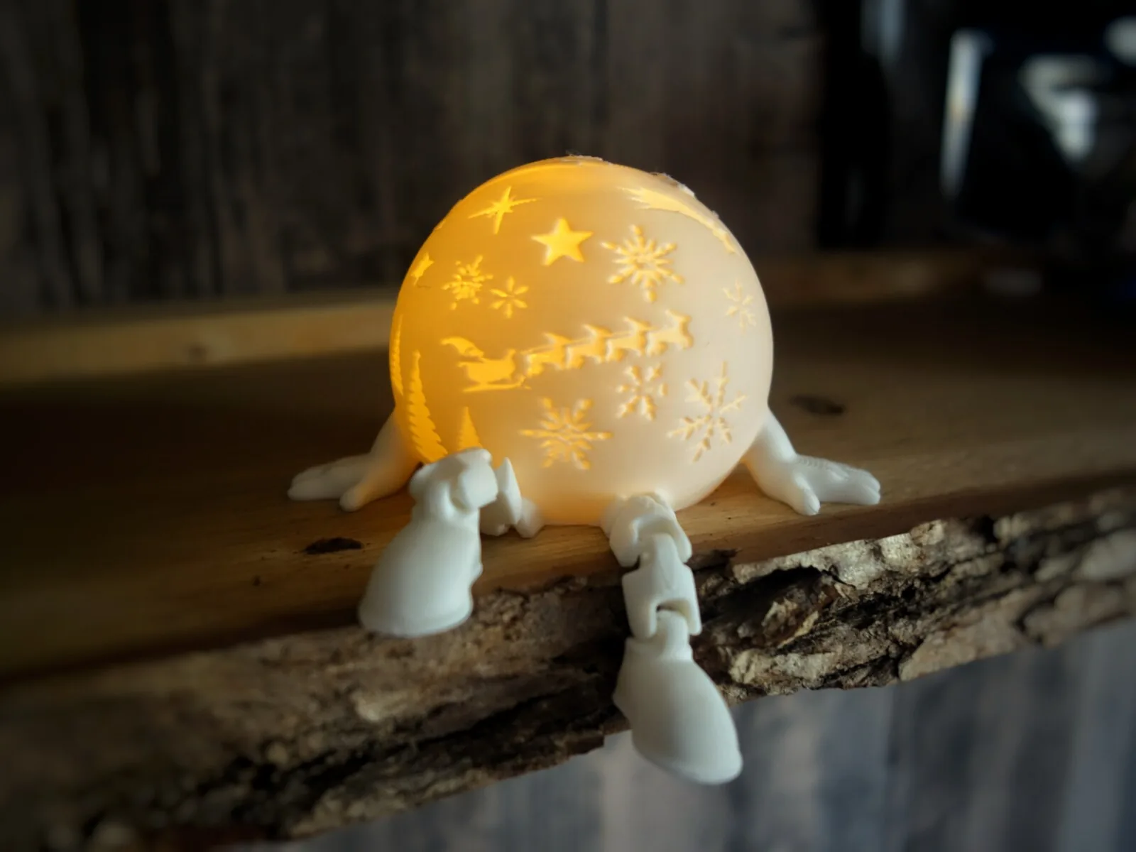 Esfera natalina com pernas articuladas para vela LED