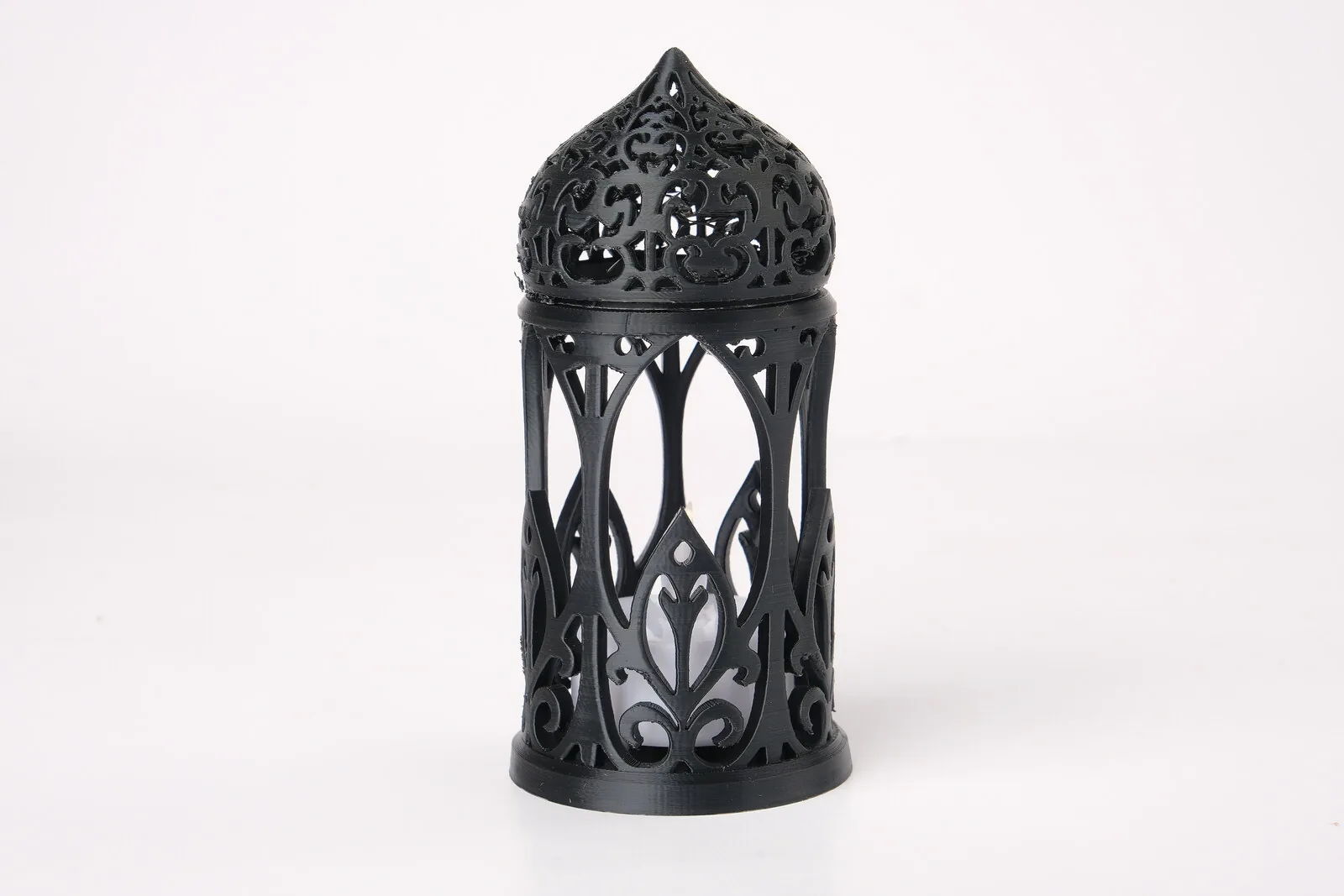 Farol calado negro para vela LED impreso en 3D, foto 3