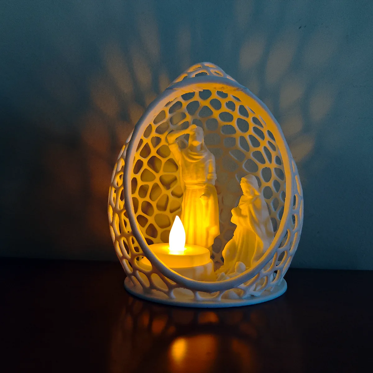 3D printed Voronoi egg nativity with light, photo 3