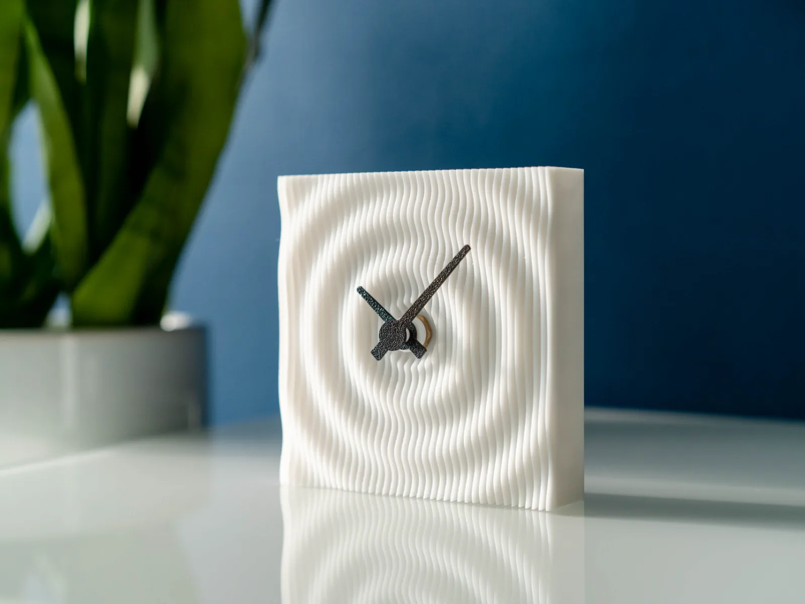 Reloj de mesa ondas de agua