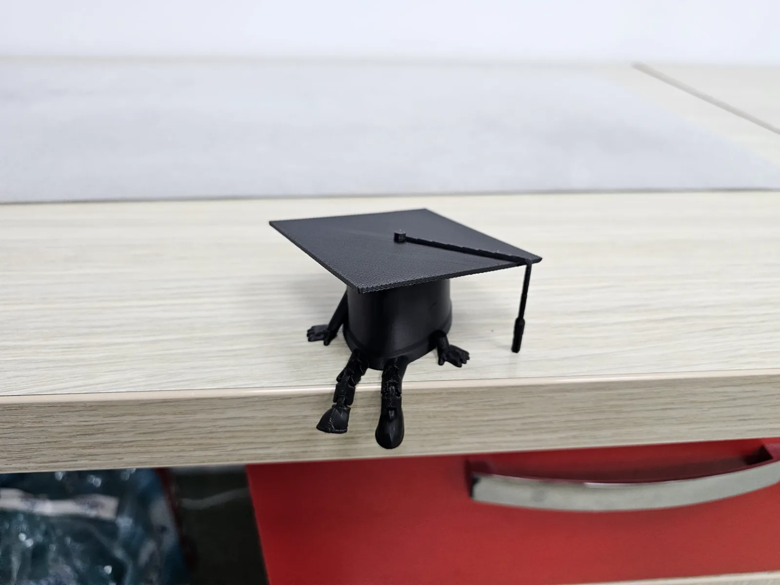 Capelo com perninhas para formatura impresso em 3D, foto 3