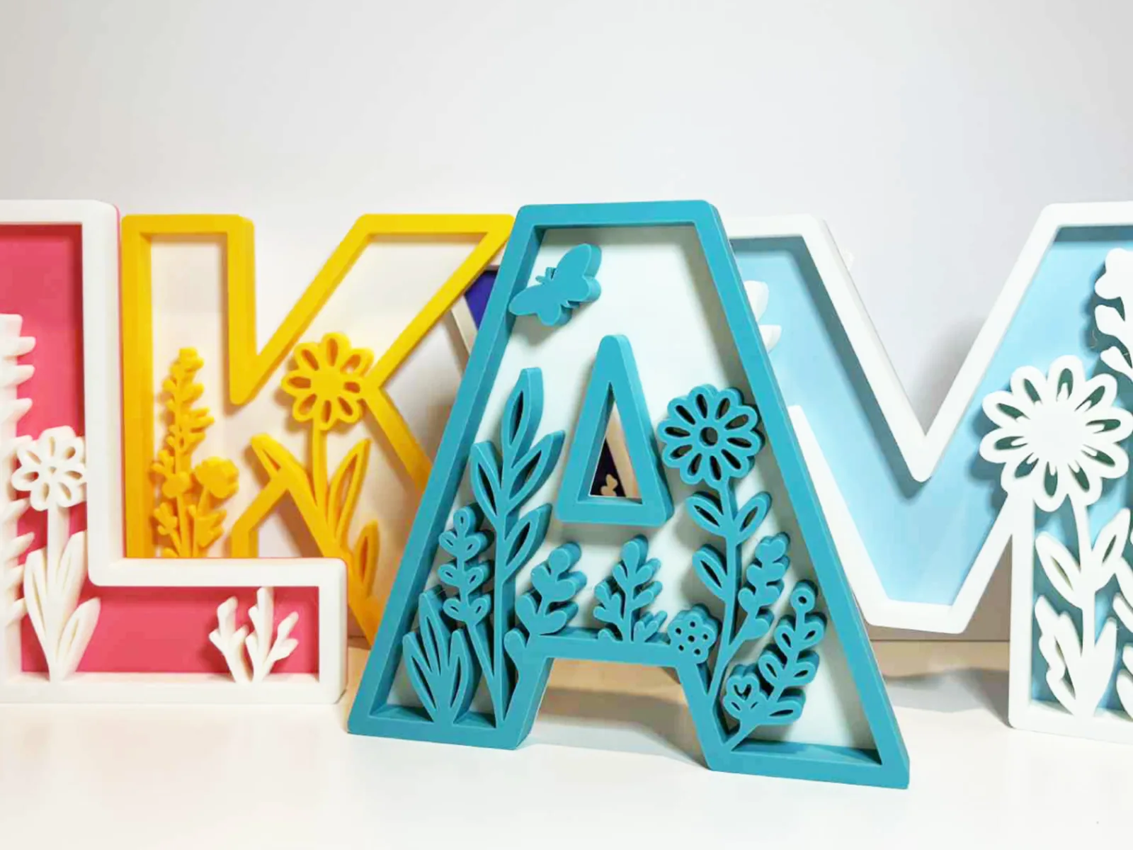 Letras decorativas con flores