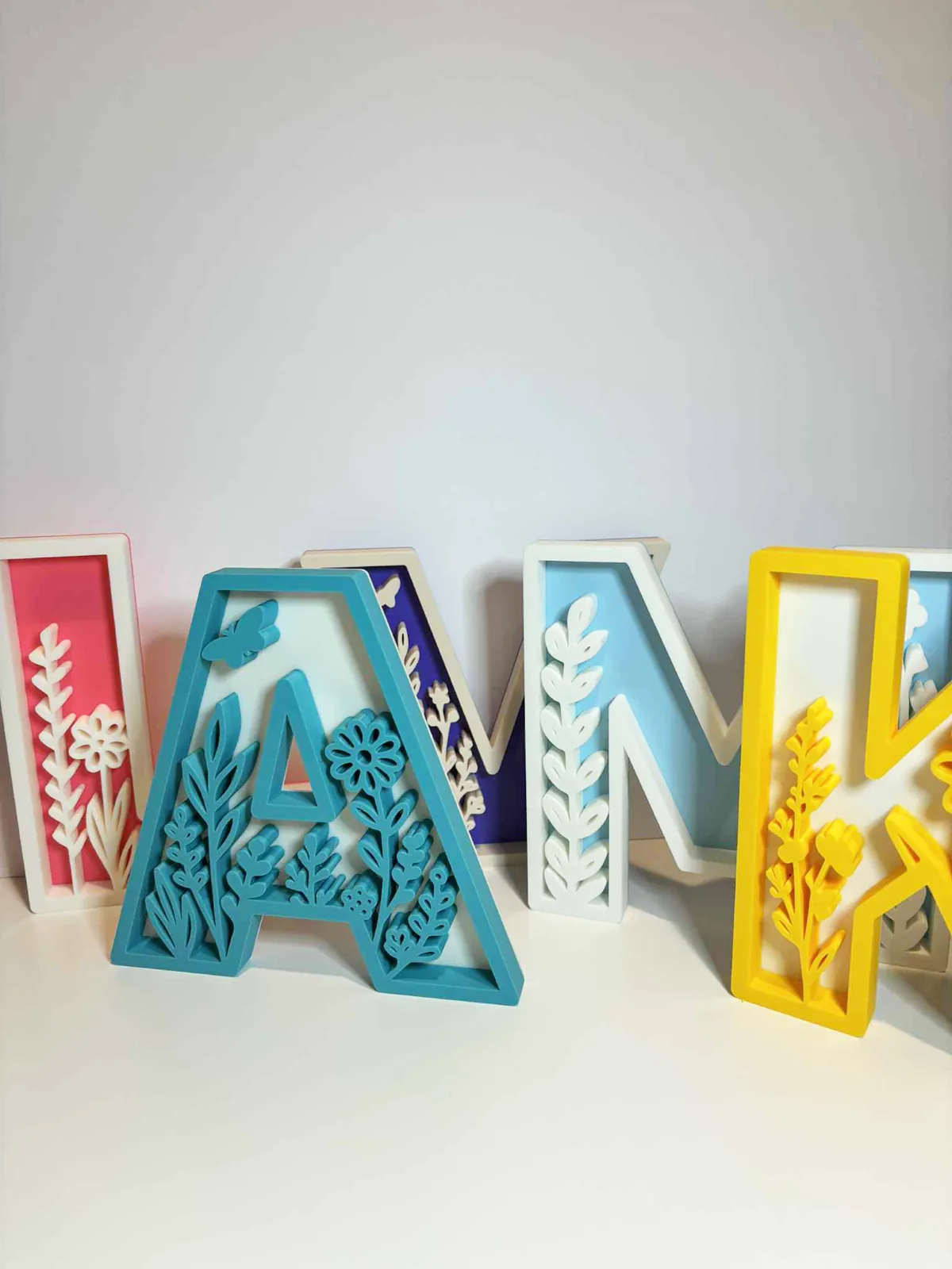 Letras decorativas con flores impreso en 3D, foto 3