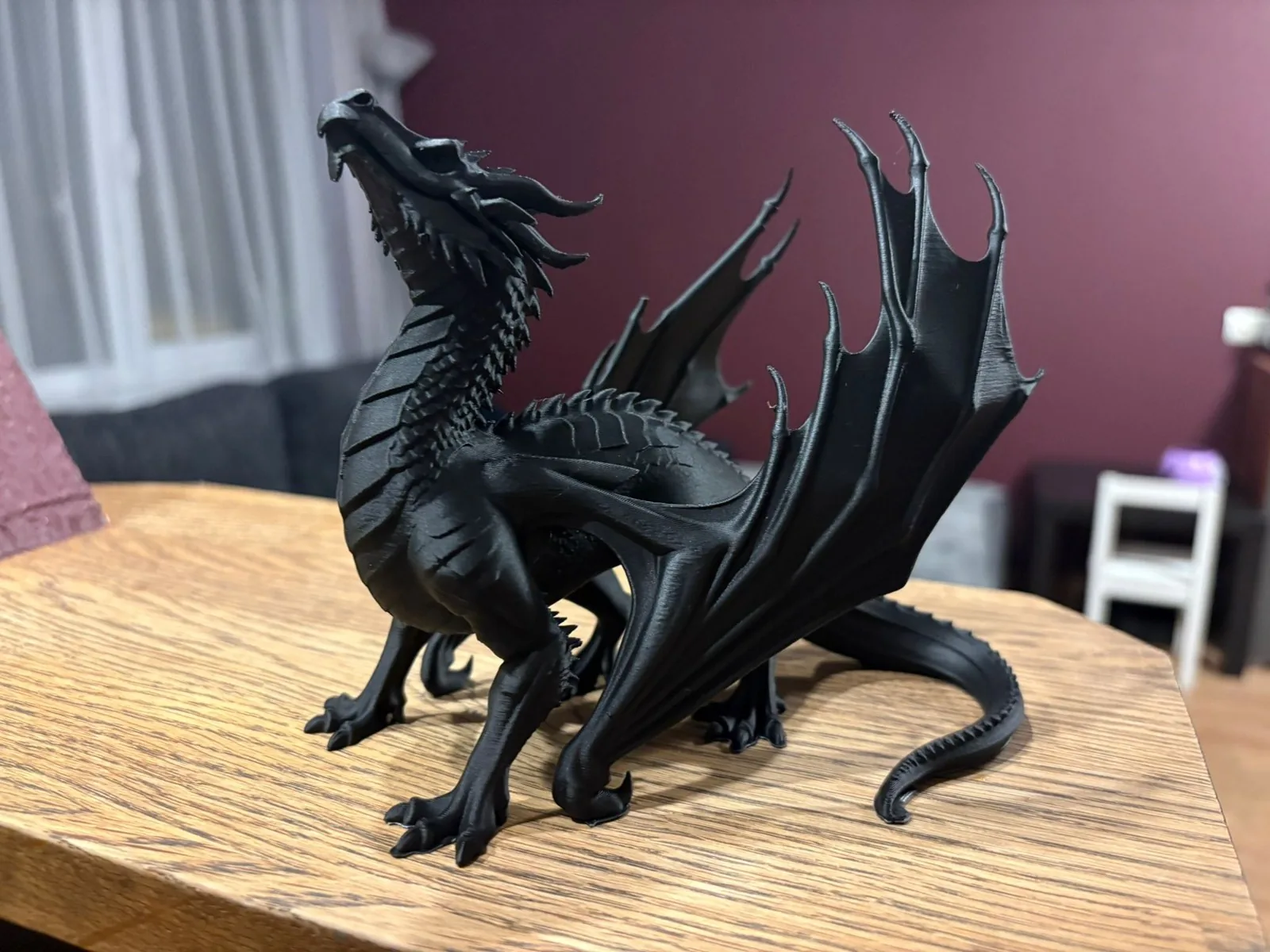Dragón alado negro impreso en 3D, foto 4