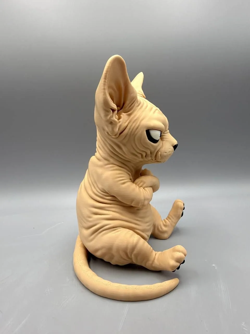 Gato esfinge gruñón impreso en 3D, foto 4