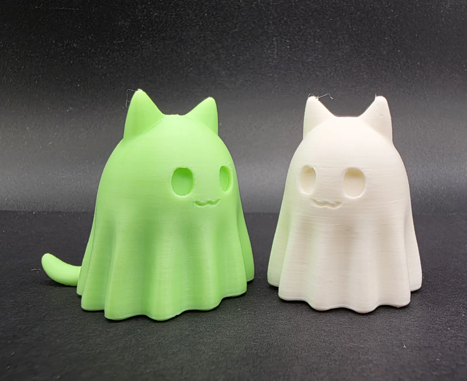 Gato fantasma de colores