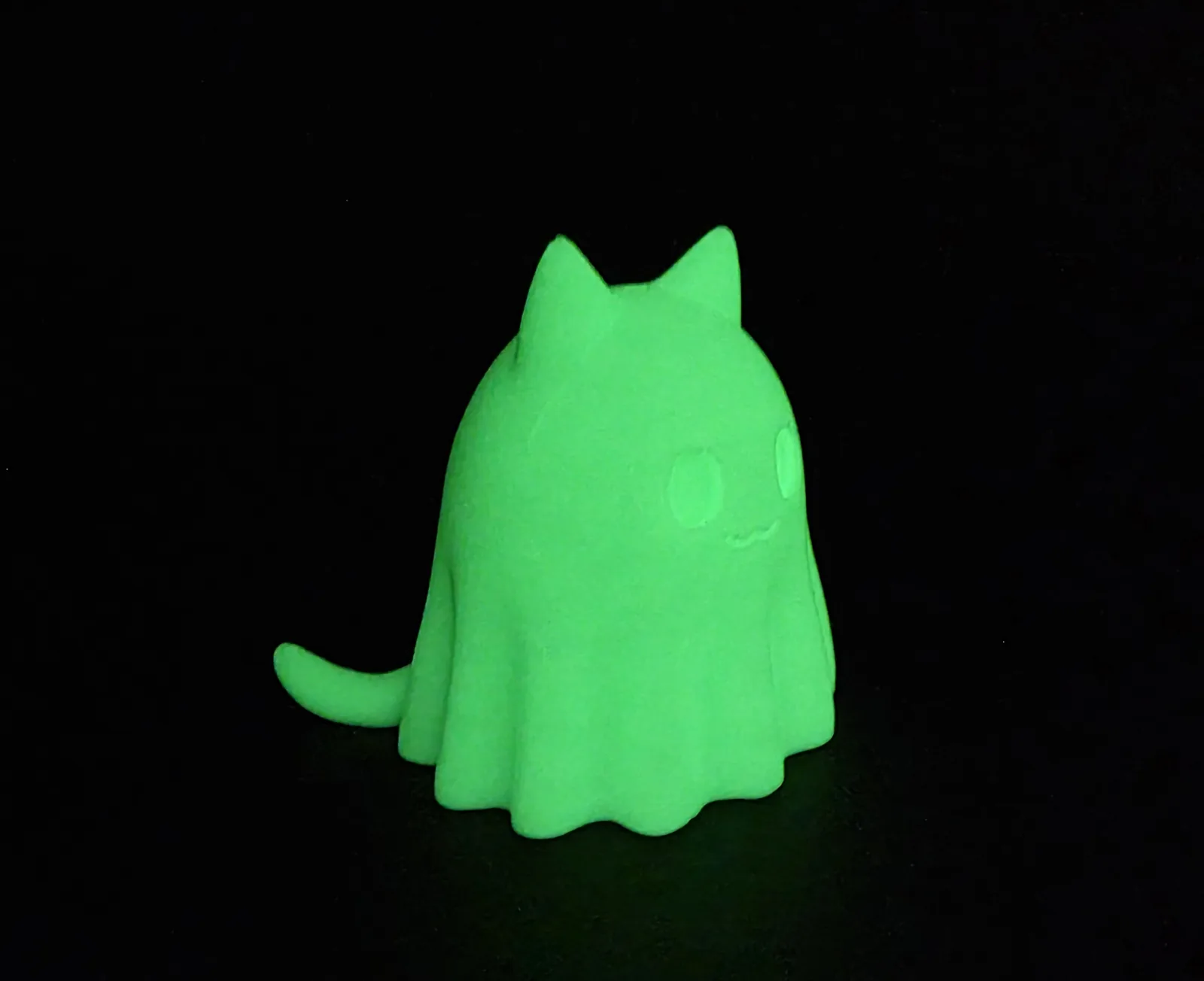 Gato fantasma de colores impreso en 3D, foto 4