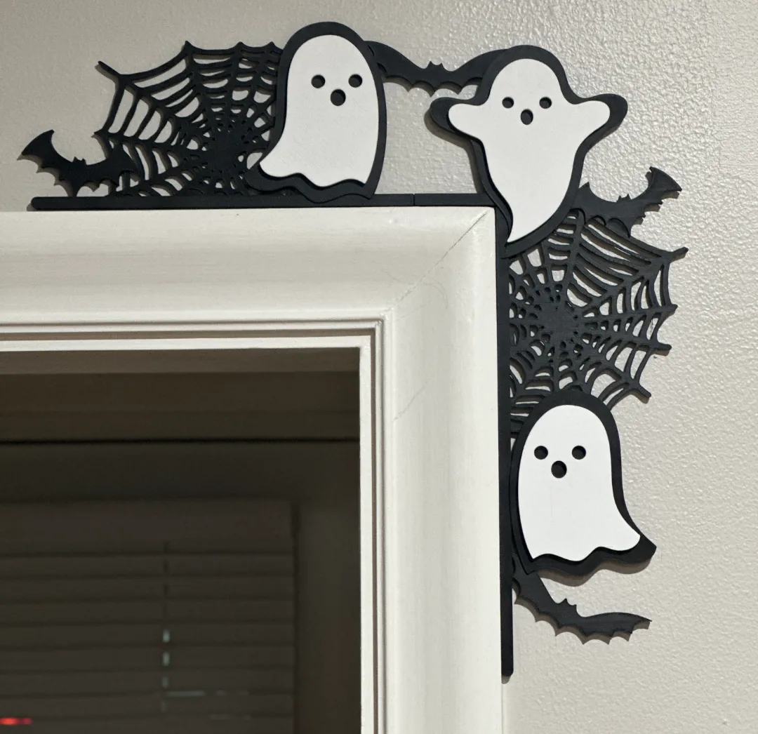 Ghosts & Spiderweb Door Corner