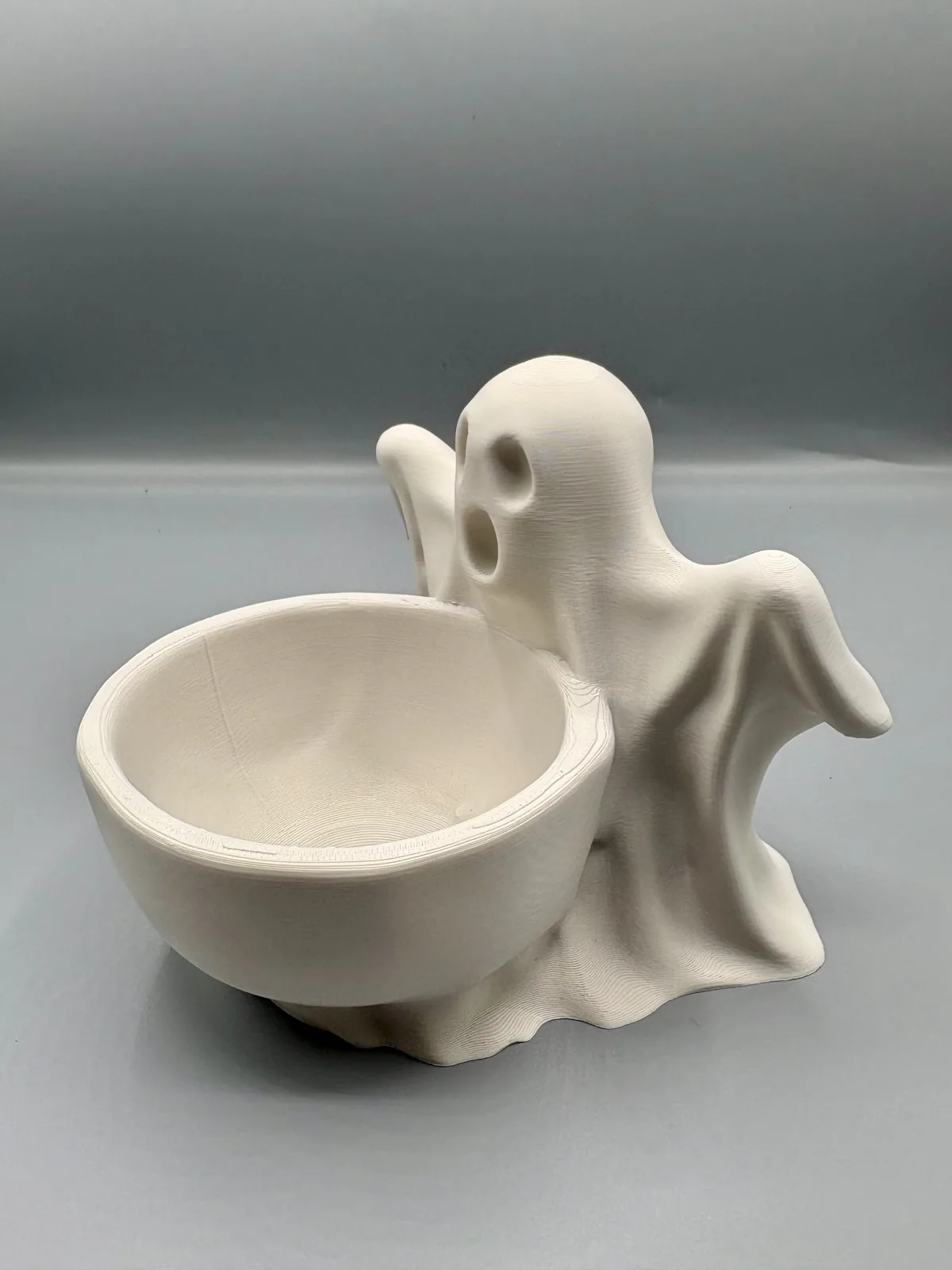 Fantasma com tigelinha impresso em 3D, foto 3