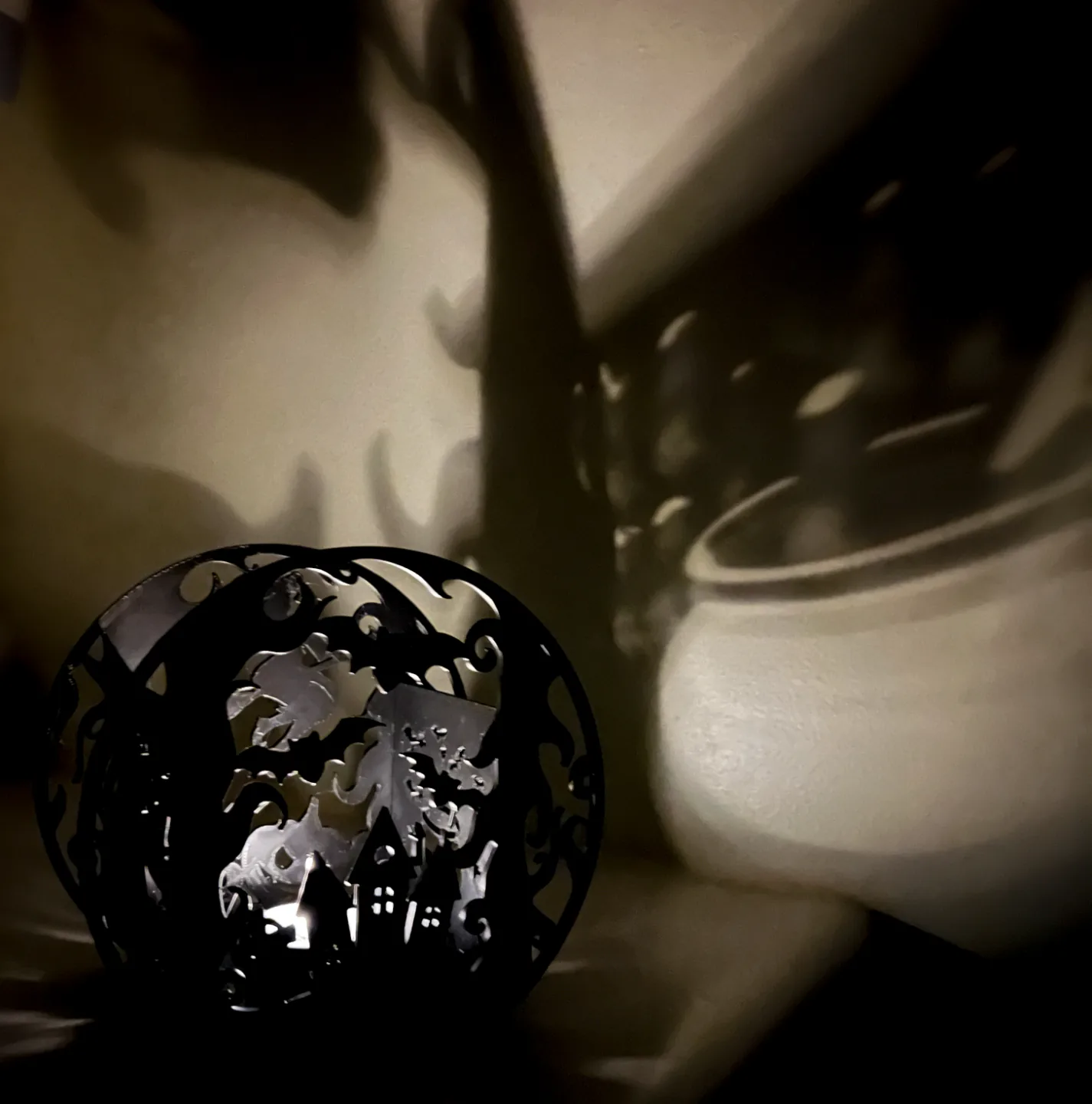 Porta-vela de silhuetas de Halloween impresso em 3D, foto 5