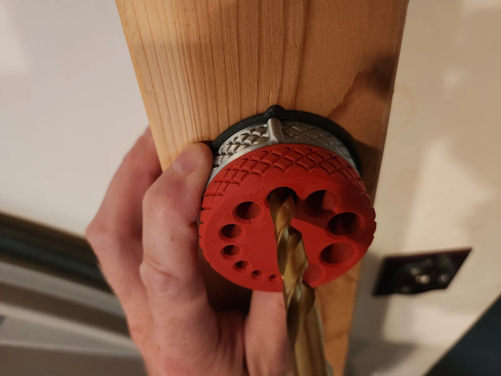 Guía de taladro con recogedor de polvo impreso en 3D, foto 5