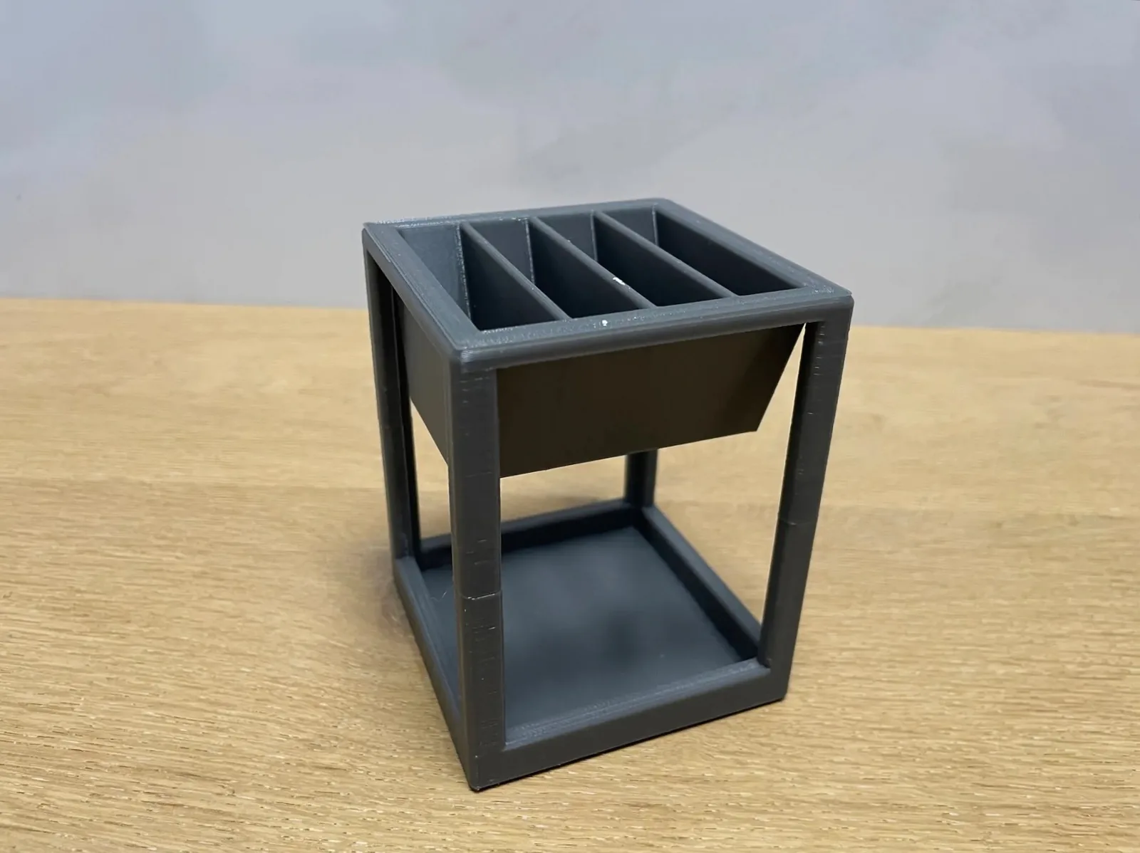 Soporte de mesa para alicates impreso en 3D, foto 3