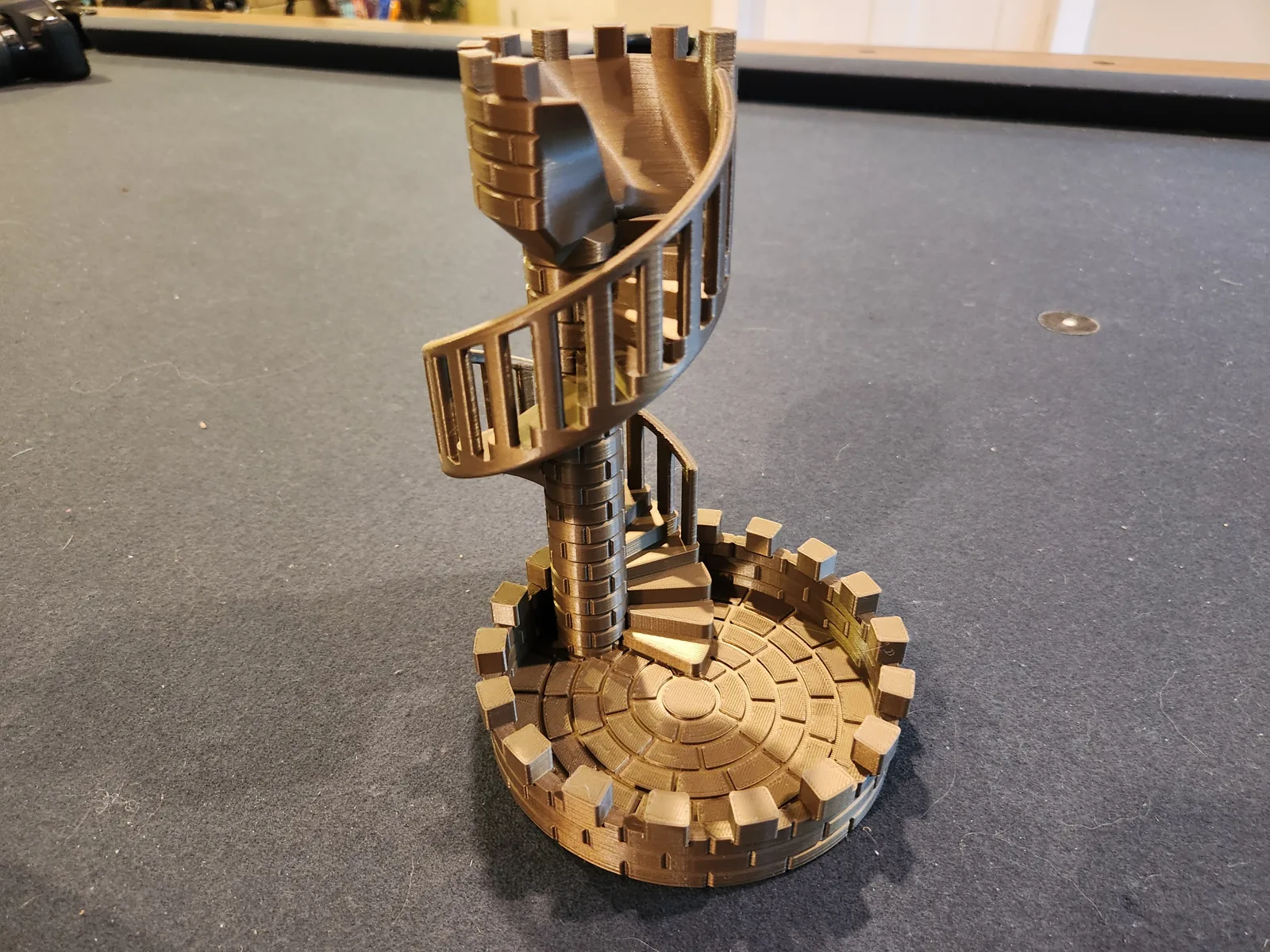 Torre de dados castillo con escalera impreso en 3D, foto 4