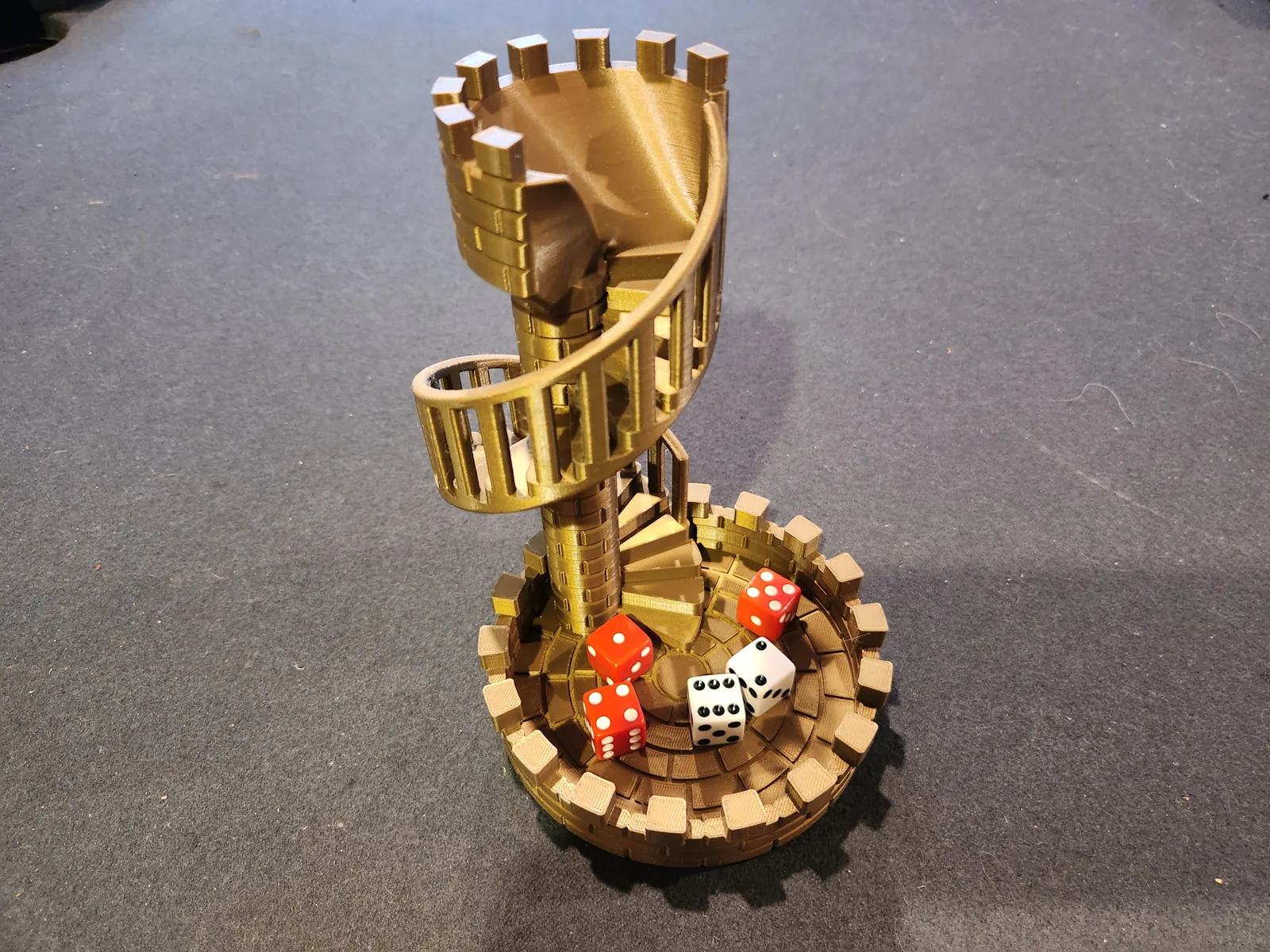 Torre de dados castillo con escalera impreso en 3D, foto 5