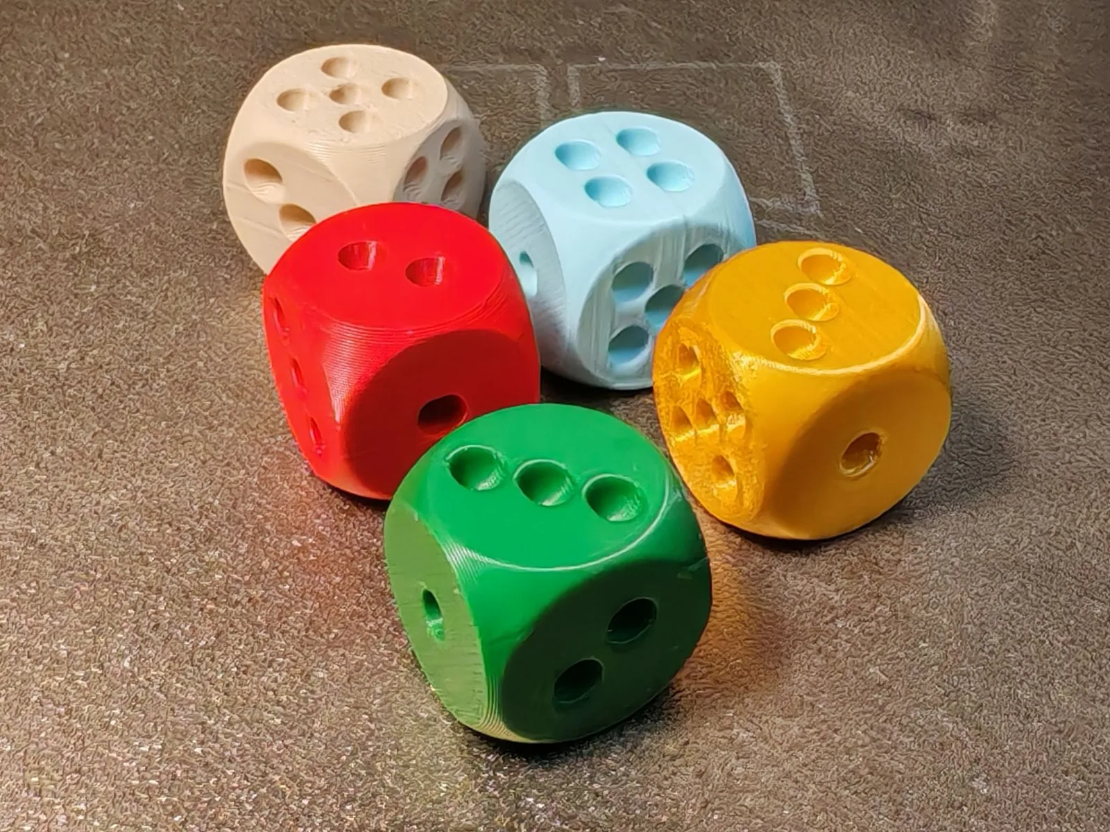 Dados clásicos (set de 5) impreso en 3D