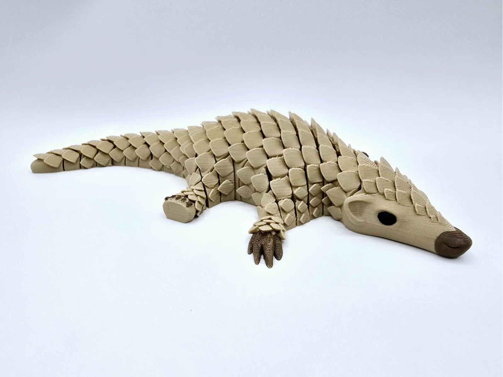 Pangolín articulado impreso en 3D