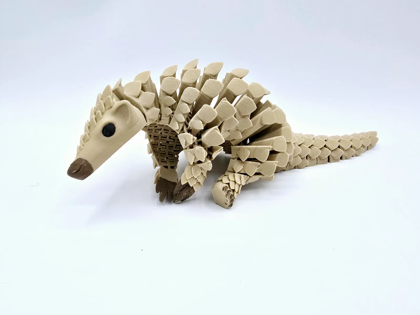 Pangolín articulado impreso en 3D, foto 2
