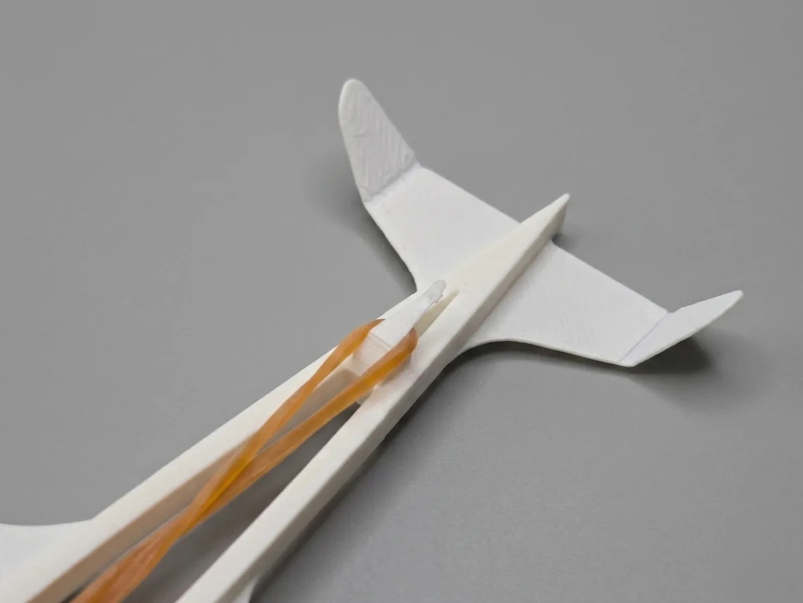 Avión con motor de banda elástica impreso en 3D, foto 4