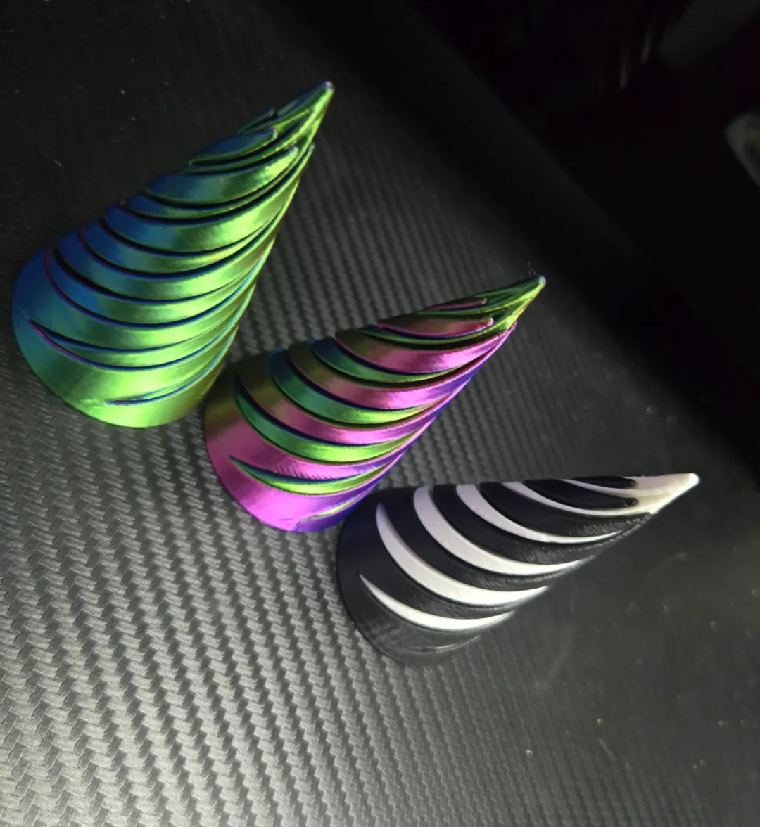 Cono espiral fidget impreso en 3D