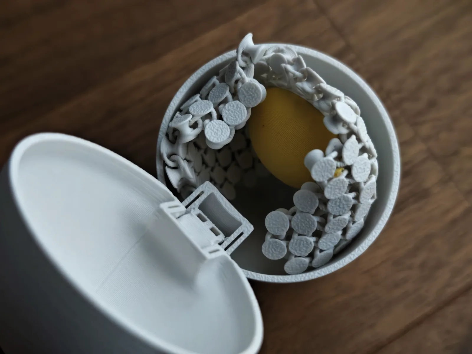 Huevo de juguete con cáscara impreso en 3D, foto 4