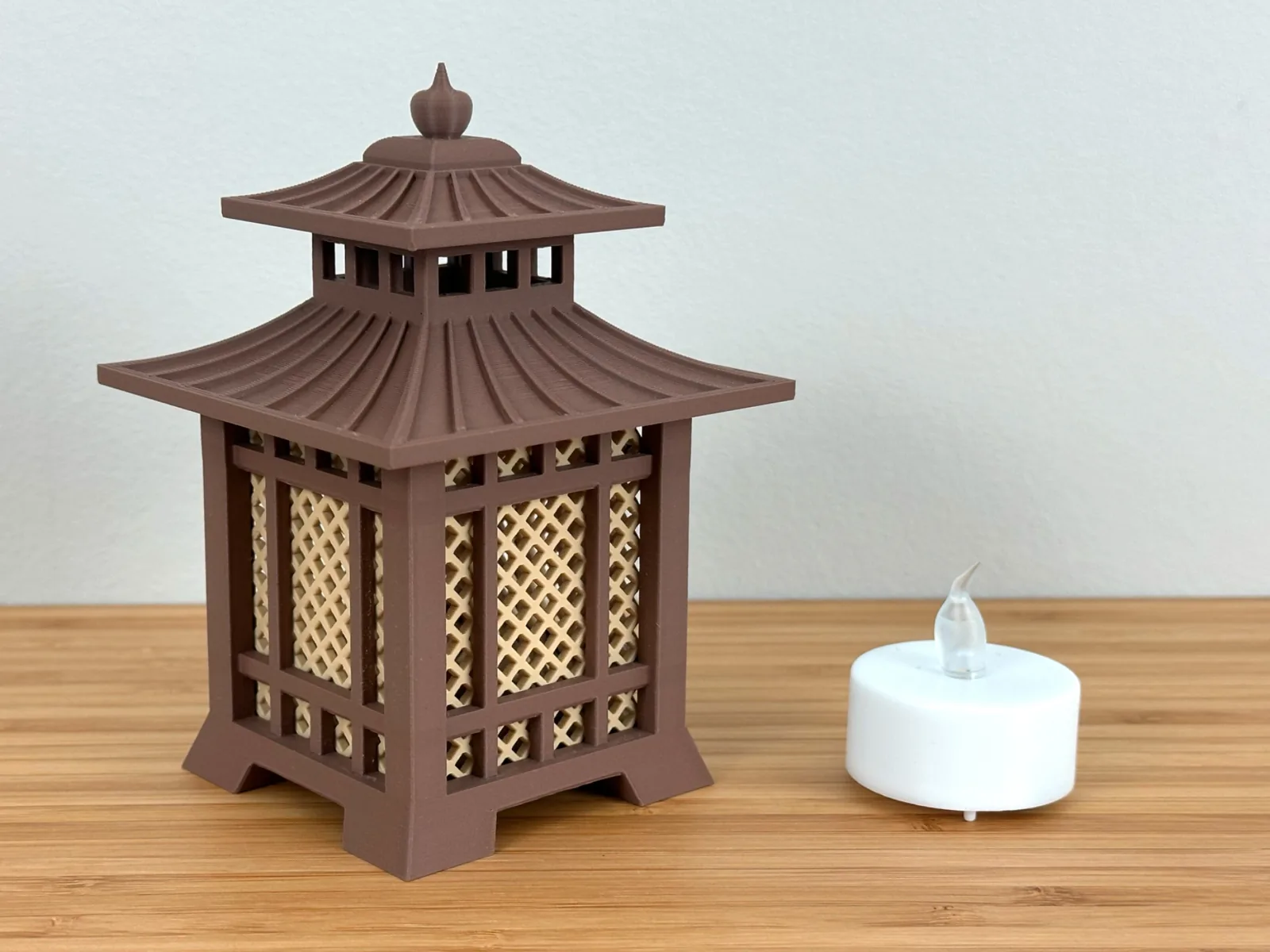 Lanterna japonesa tipo pagode impresso em 3D, foto 3