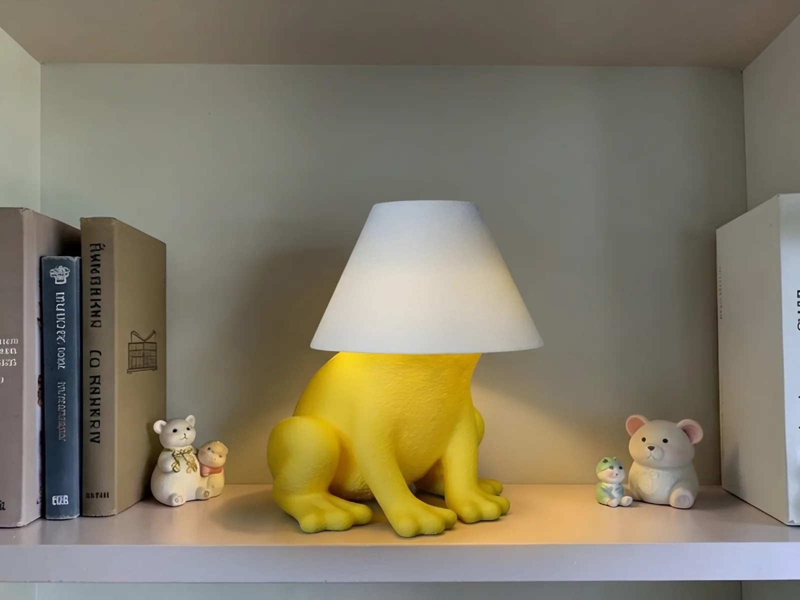 3D printed Shy Little Guy Lamp, photo 3