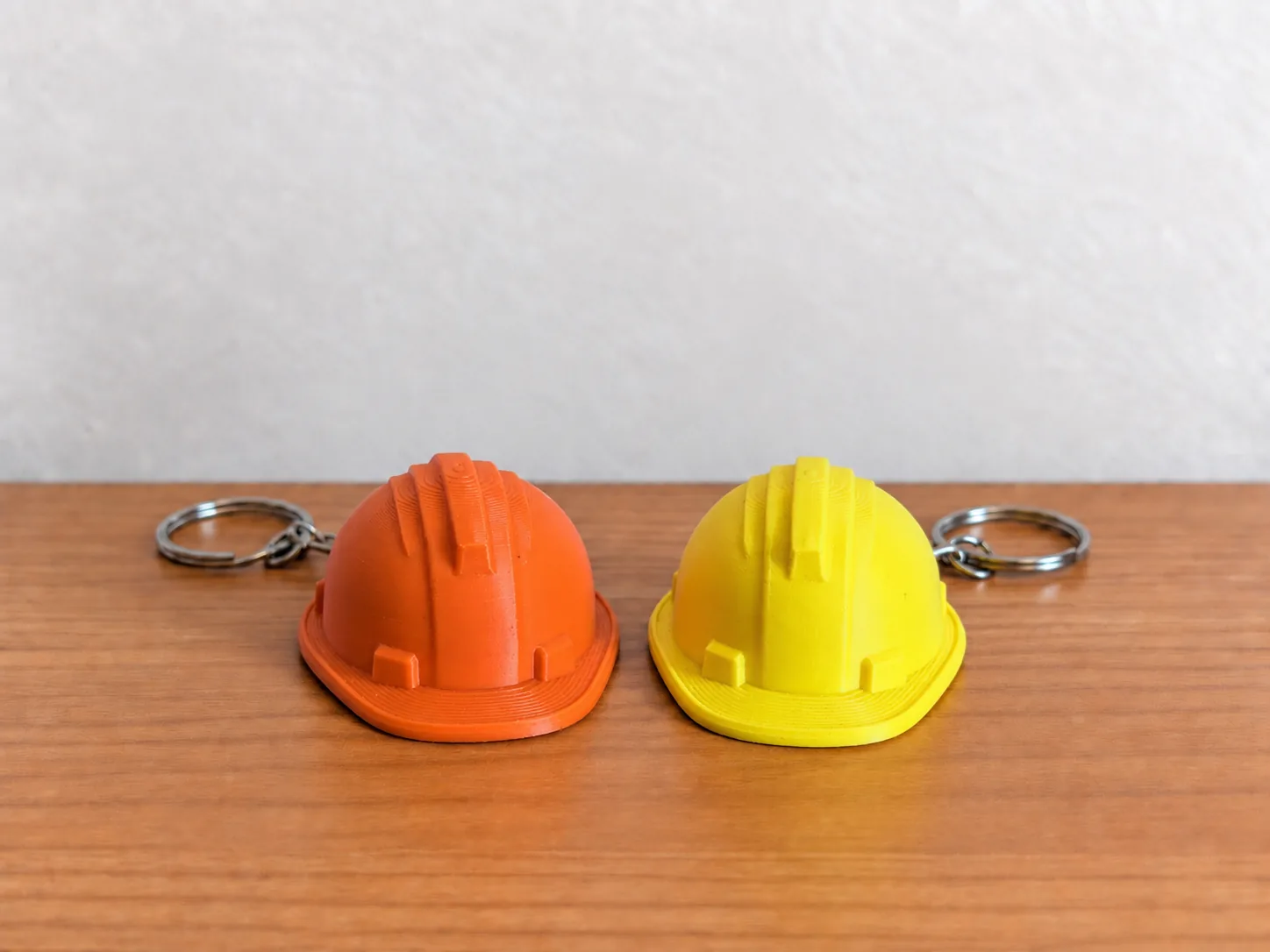 Llavero casco de ingeniero impreso en 3D, foto 3