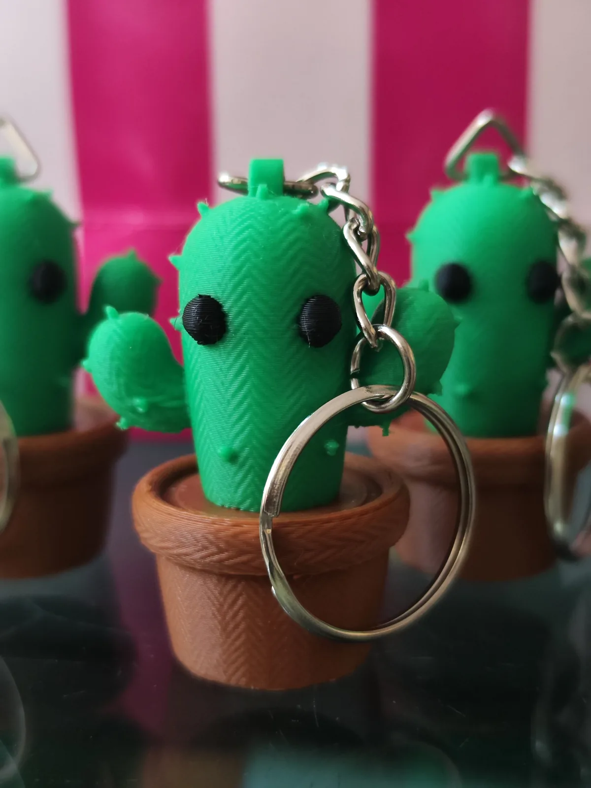 Llavero cactus en matera impreso en 3D, foto 3