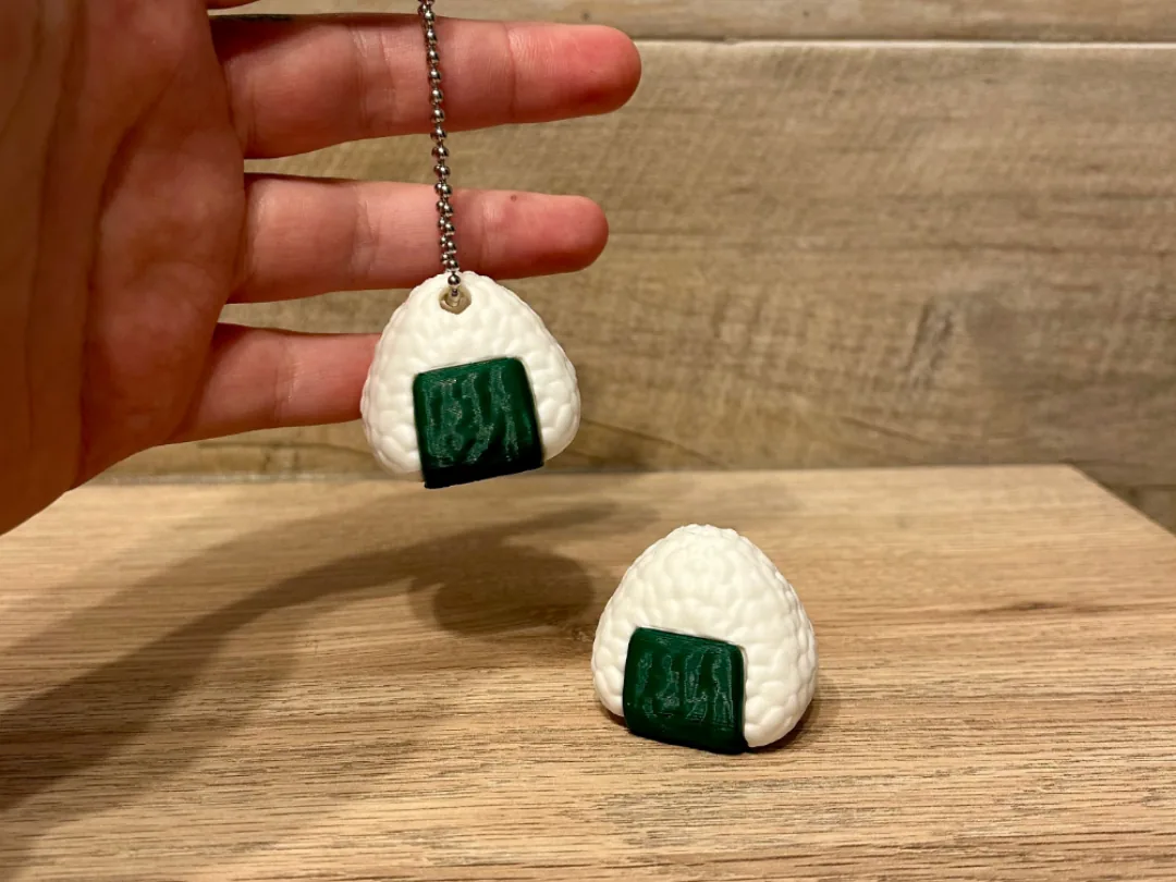 Llavero onigiri