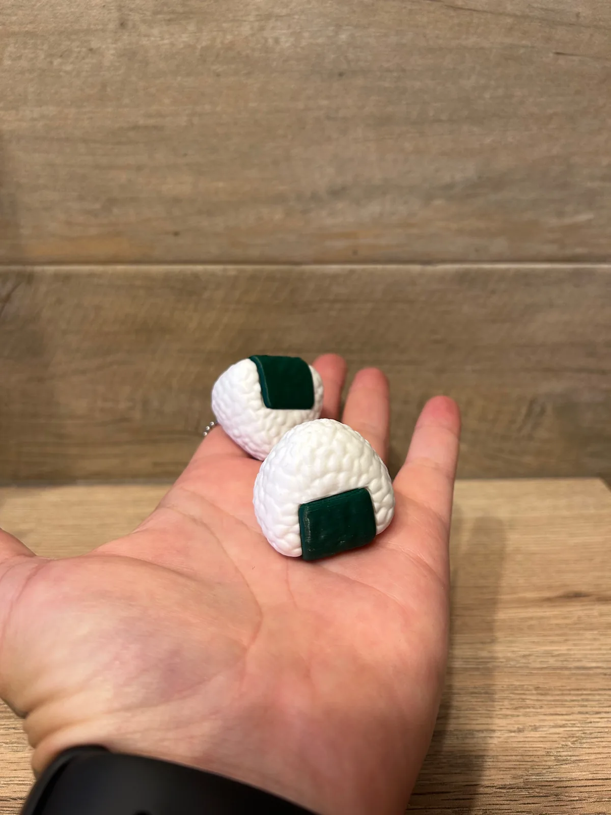 Llavero onigiri impreso en 3D, foto 3