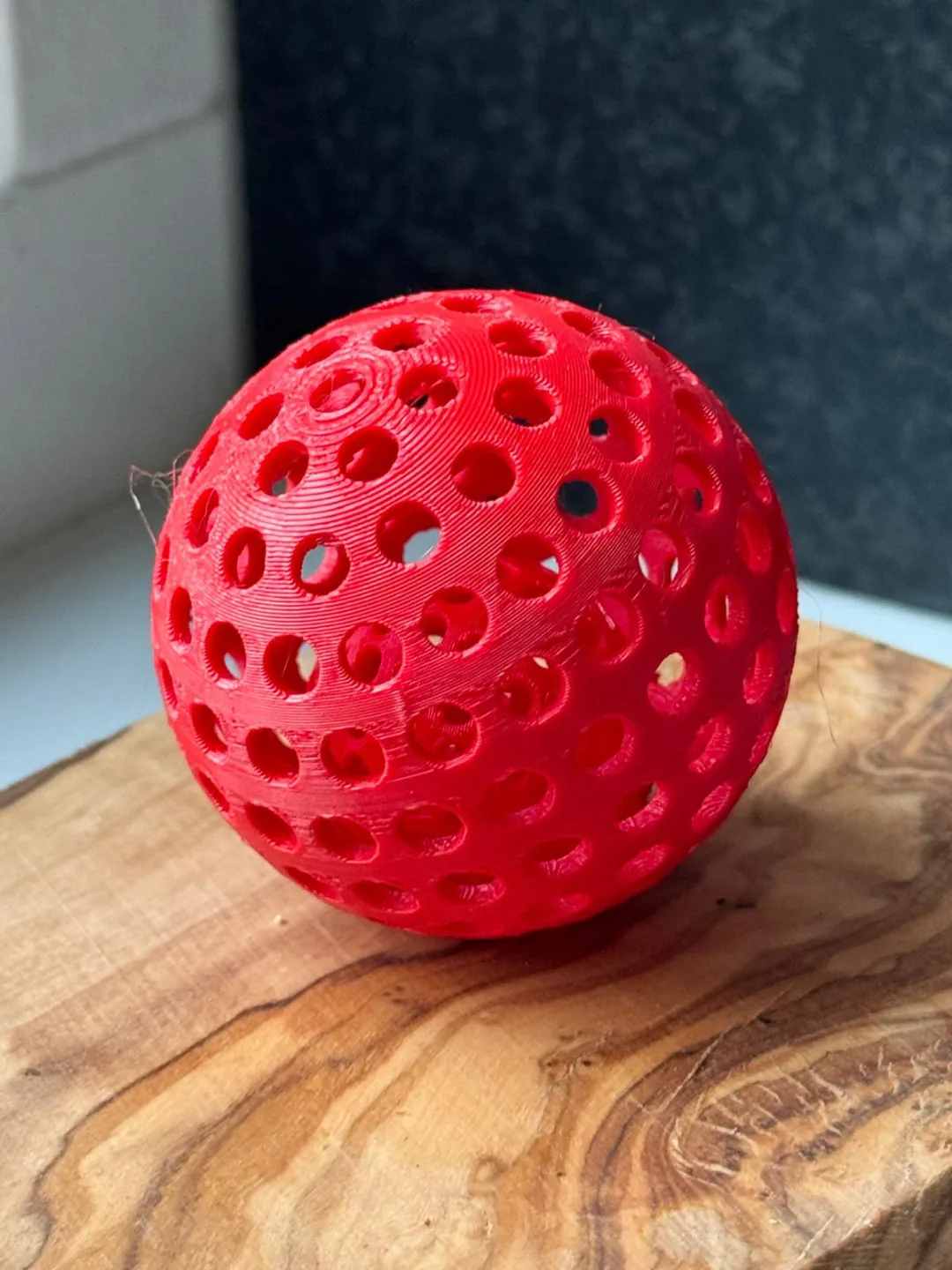 Pelota con bolita interna para gatos