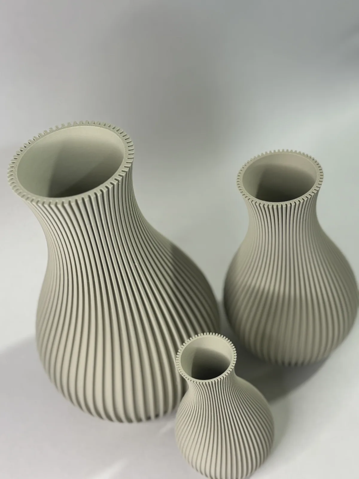 Floreros japandi acanalados impreso en 3D, foto 3