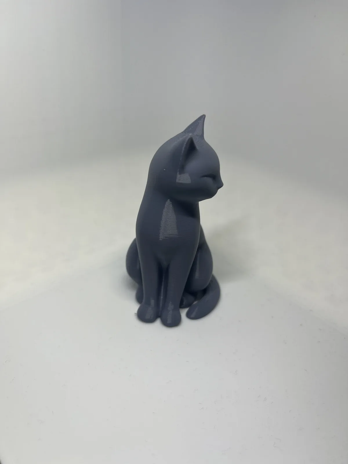 Gato moderno sentado, escultura impreso en 3D, foto 4