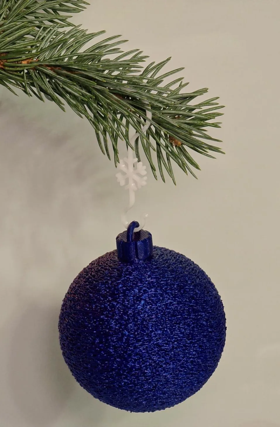 3D printed Christmas ball with a glittery fuzzy finish, photo 3
