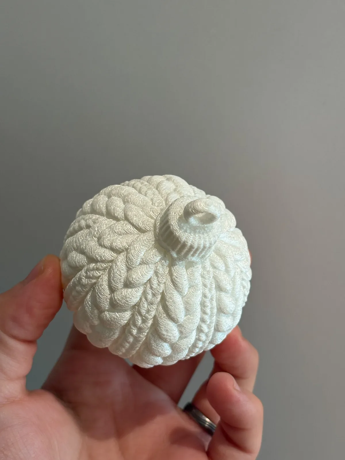 Bola navideña tejida con punto trenzado impreso en 3D, foto 4