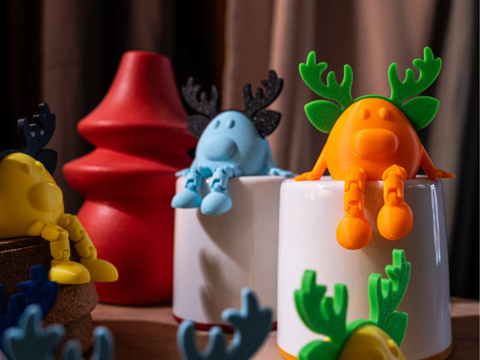 Renito de Navidad sentado de colores