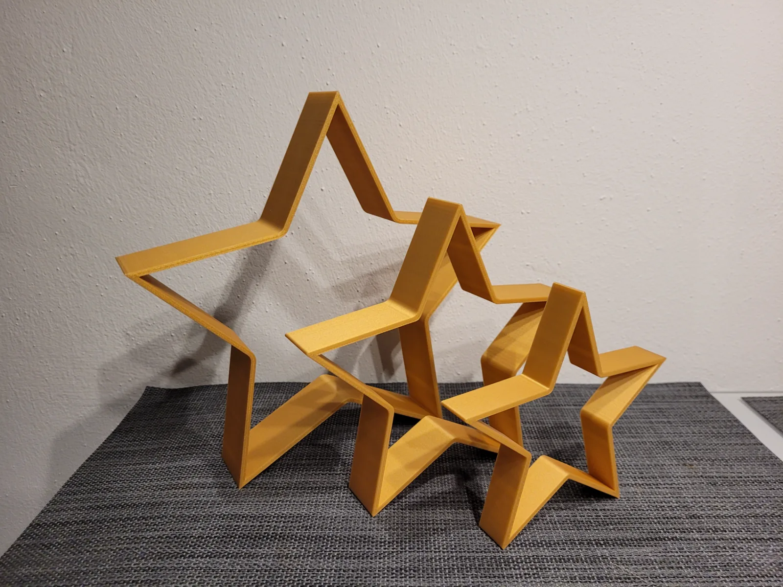 Estrellas decorativas de tres tamaños