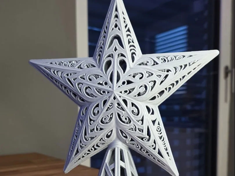 Estrella calada para el árbol